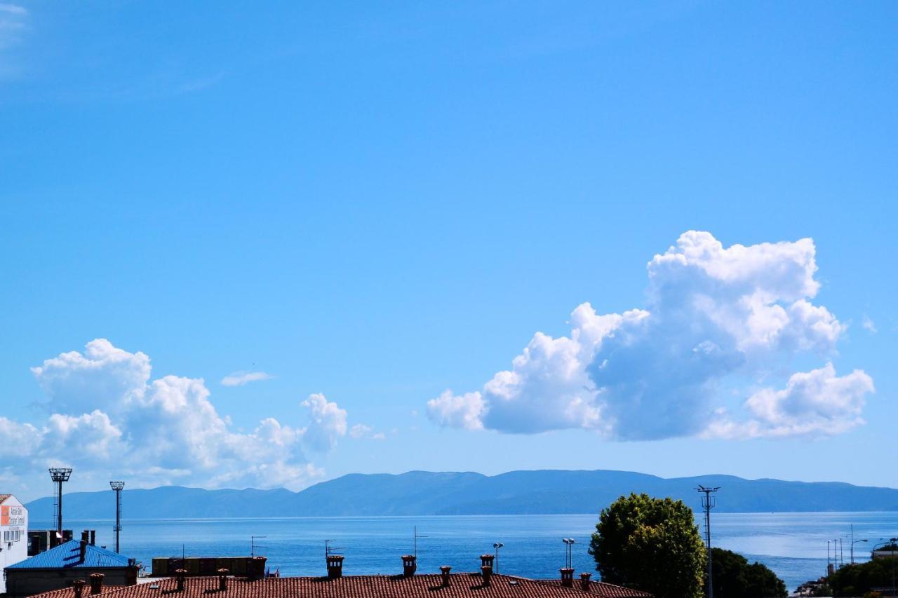 Center Vibes Lux Apartment Rijeka Luaran gambar