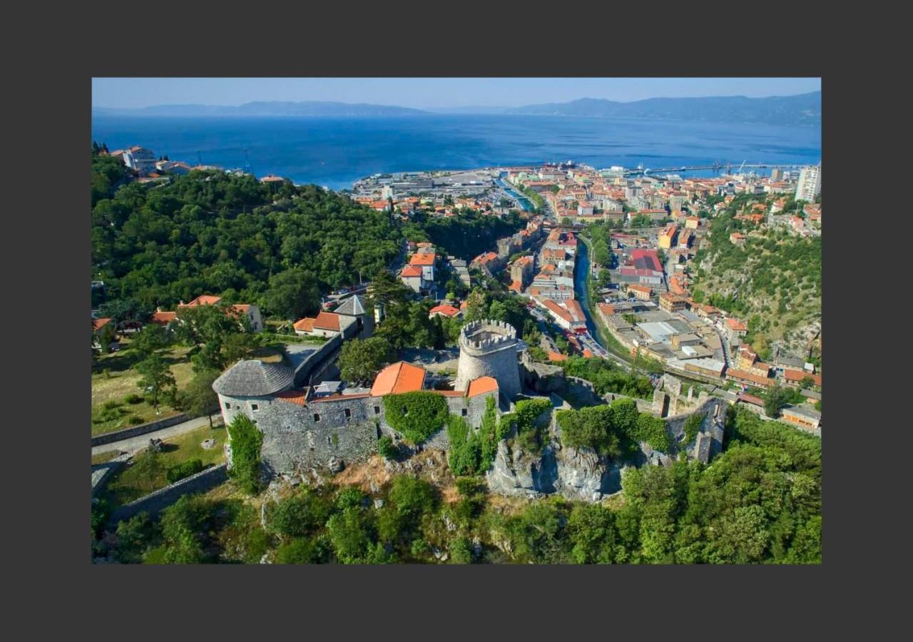 Center Vibes Lux Apartment Rijeka Luaran gambar